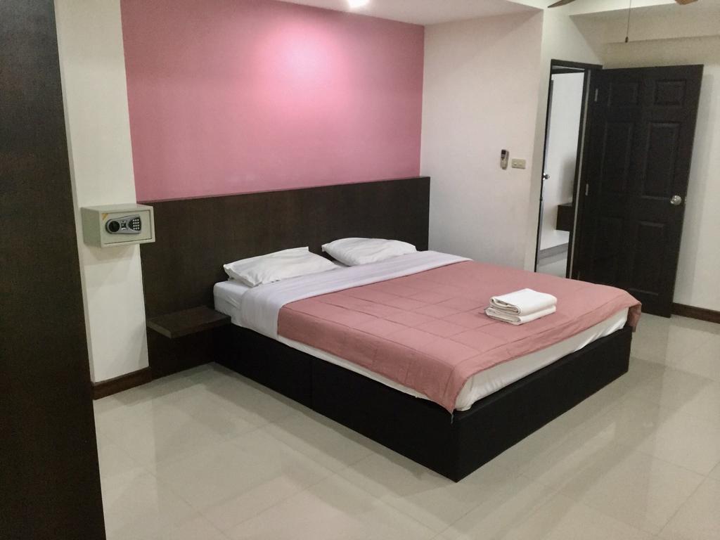 Shanghai Guesthouse Monna Bar Pattaya Exterior photo