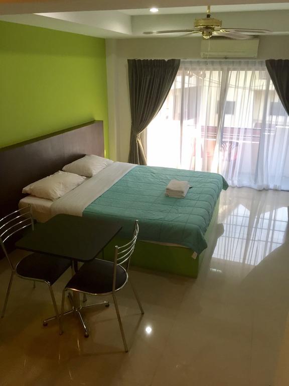 Shanghai Guesthouse Monna Bar Pattaya Exterior photo