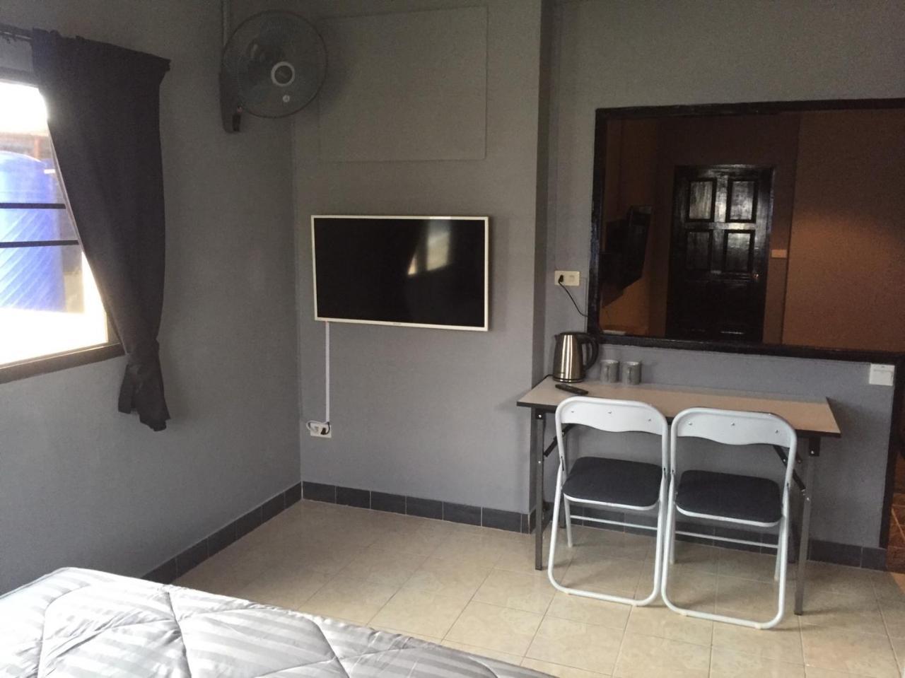 Shanghai Guesthouse Monna Bar Pattaya Exterior photo